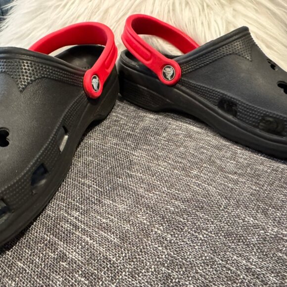 Disney Crocs Womens 10-11 Men 8-9 Unisex Black Red Mouse Shaped Holes - Picture 4 of 8